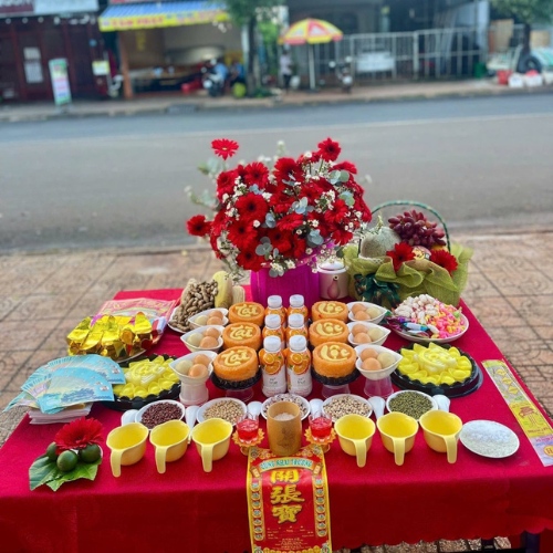 Mâm cúng khai trương nhà hàng